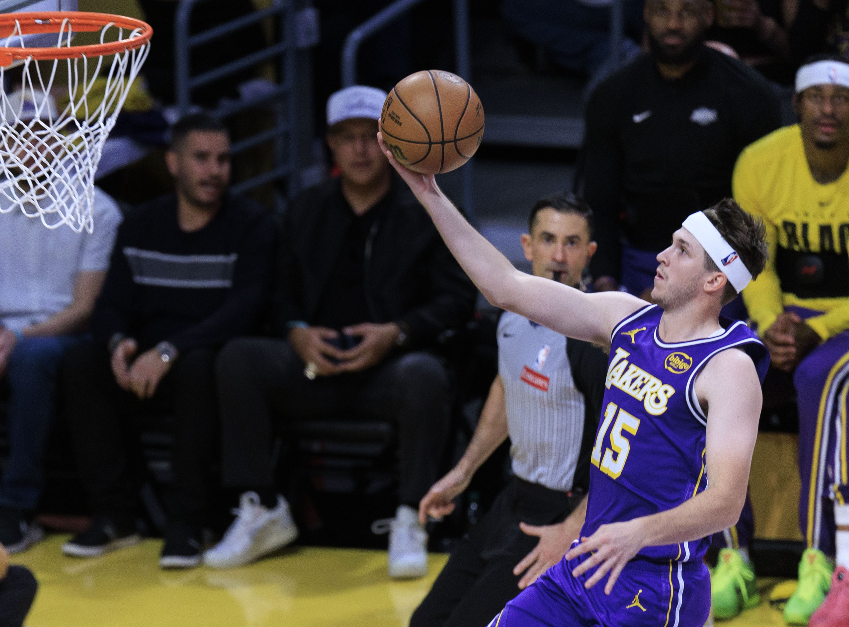 开云在线-湖人2将回暖彻底拔高上限！里弗斯连爆三场，艾顿统治内线攻守！